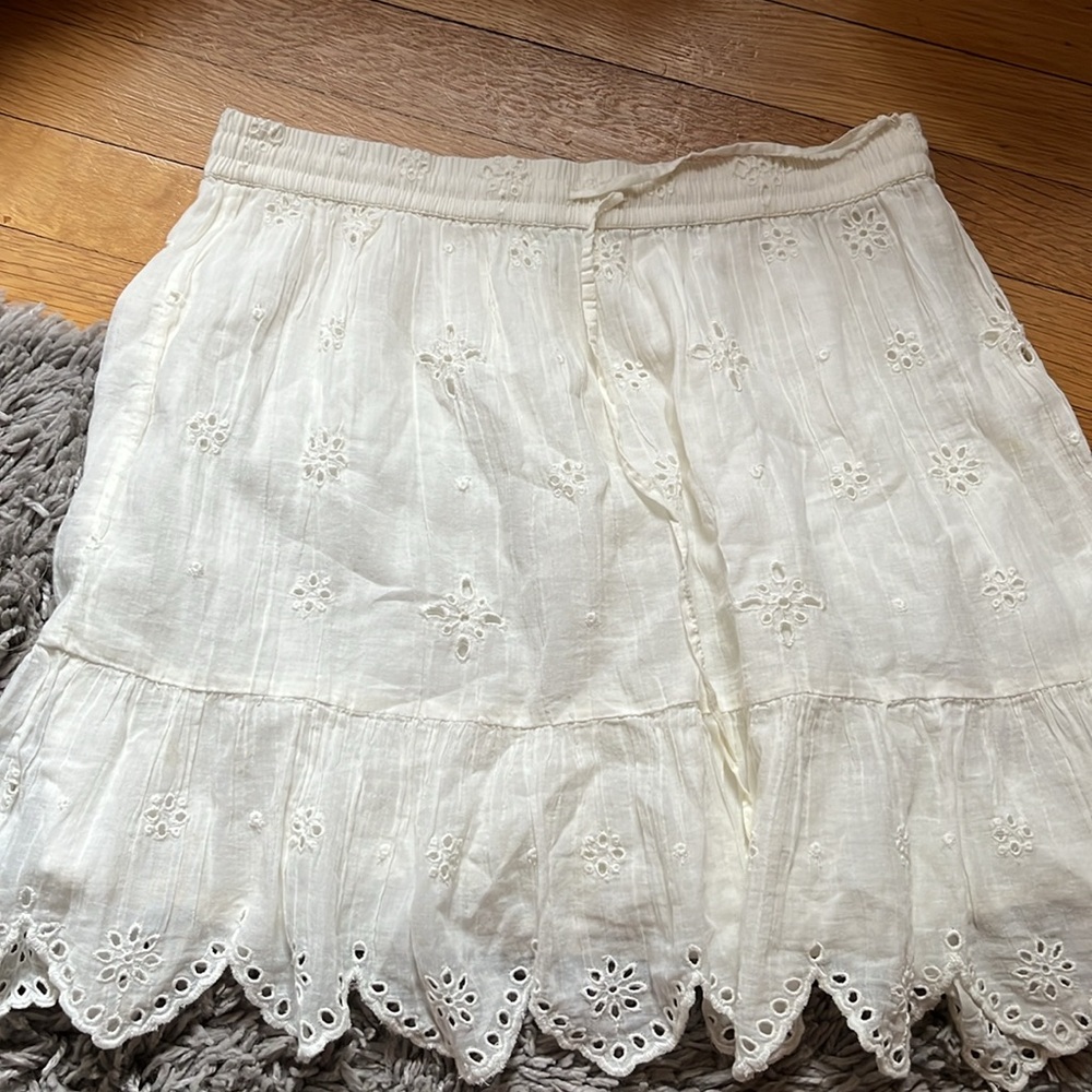 White aerie skirt